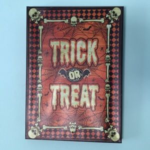 Light up motion activated Halloween canvas decor